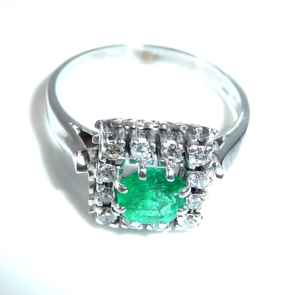 Ring - 14 karat Hvidguld - 0.86ct. tw. Diamant (Natur) - Smaragd - Fine Smaragd #2.1