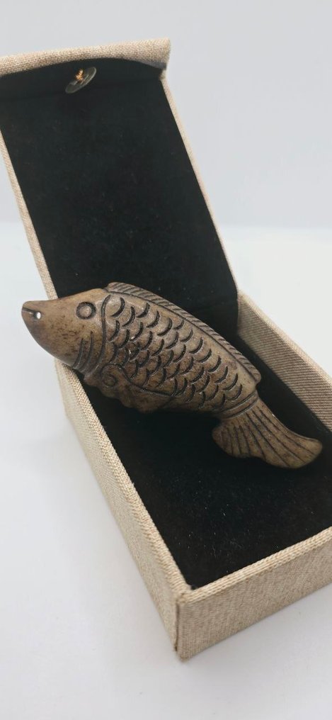 Amulett der Gottheit Karpfen Koi - Hongshan-Kultur - Amulett #2.1