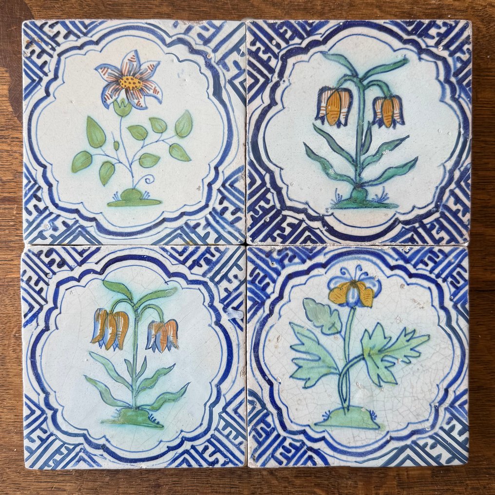  Tile (4) - Various flowers on 17th-century tiles - 1600-1650 - 17th-century Delft tiles  #1.0