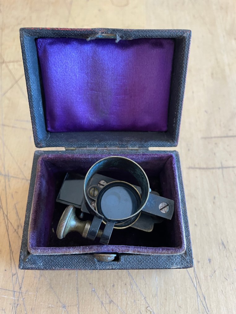 Monocular compound microscope - Conjunto de pequenas lentes de microscópio. - 1940-1950, 1950-1960 #2.1