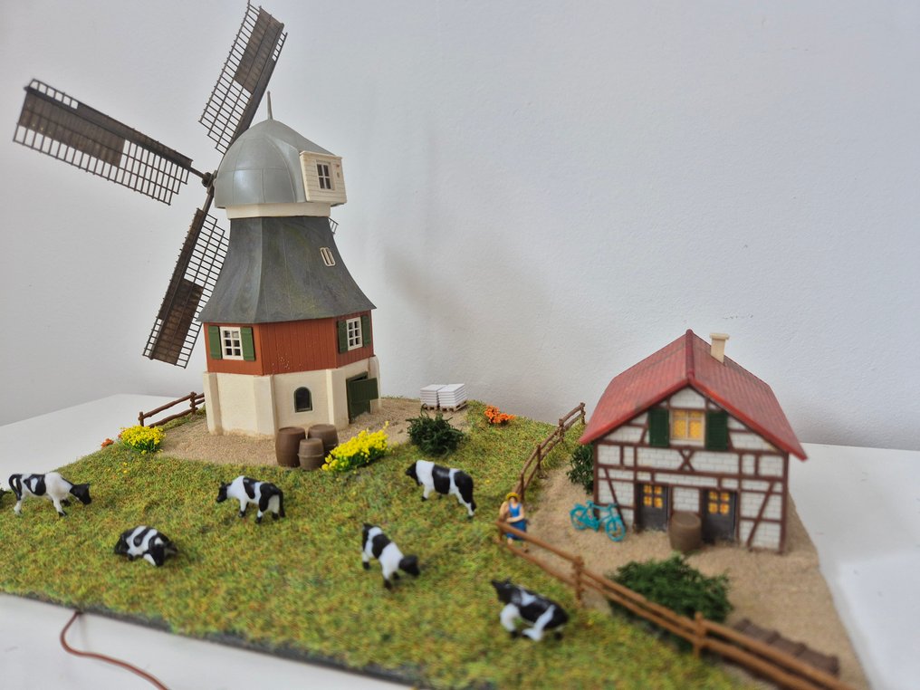 Faller H0 - B-233 - Machetă tren (1) - Moară învârtitoare în peisaj cu fermă. #3.2