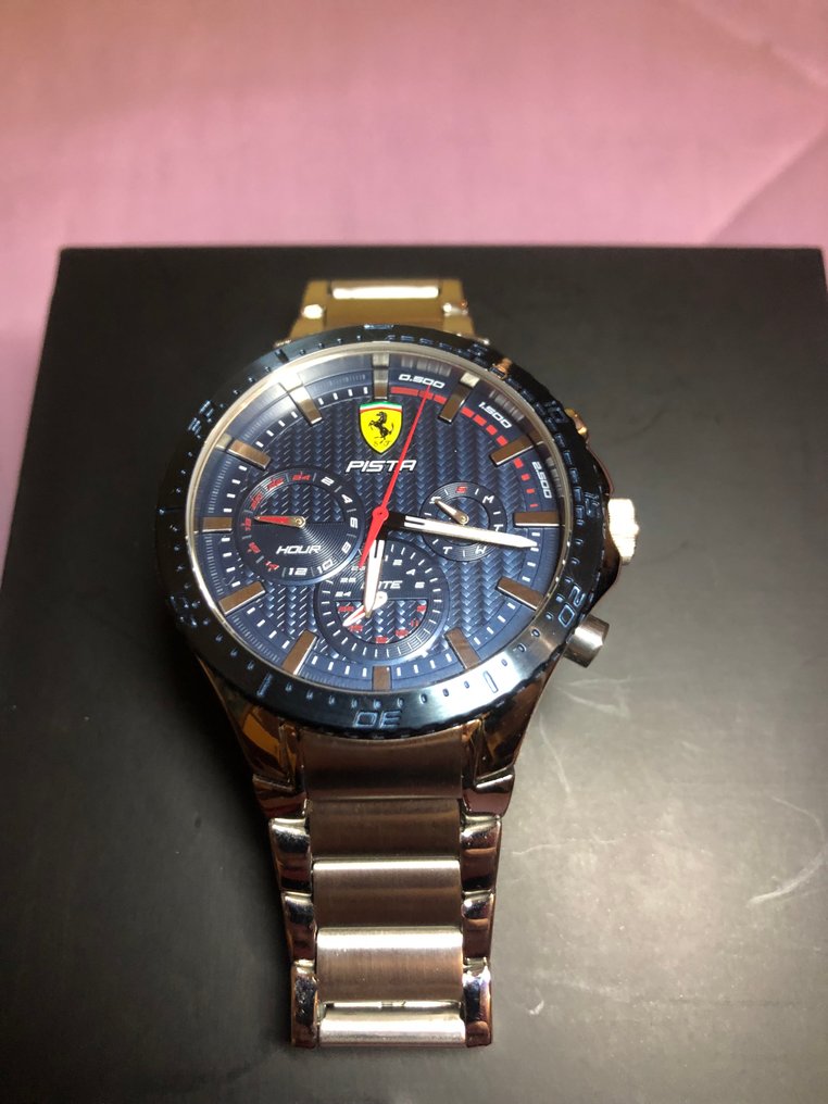 Scuderia Ferrari chronograph with black dial, quartz, Ref 60.1.34.0722 - Ferrari - AL quarzo - 2024 #1.0