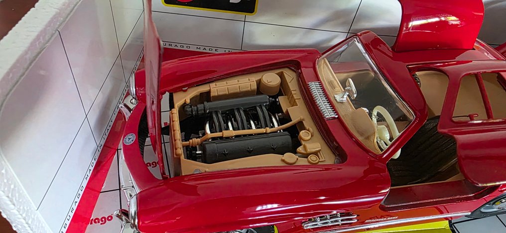 Bburago 1:18 - Modelbil - Mercedes-Benz 300 SL #3.2