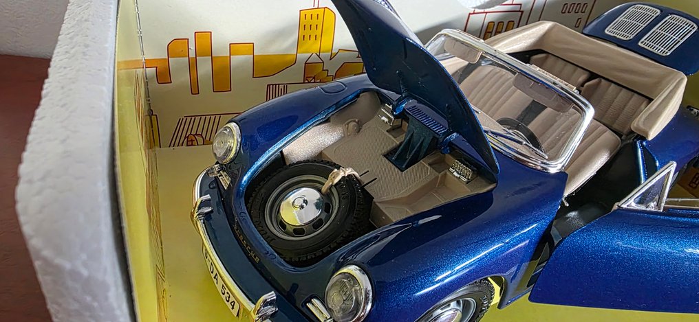 Bburago 1:18 - Model cabriolet - Porsche 356 Cabriolet #3.2