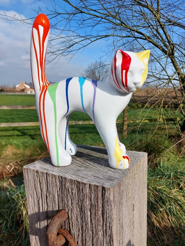 Staty, garden statue cat color white with paint color - 33 cm - polyresin #1.0