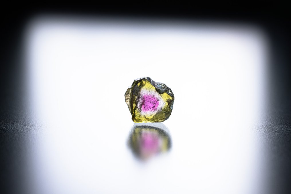 Εξαιρετική τουρμαλίνη πεπόνι – Αφγανιστάν 1.325 καράτια — Χωρίς τιμή εκκίνησης. - Ύψος: 7.4 mm - Πλάτος: 6.8 mm- 0.27 g - (1) #2.1