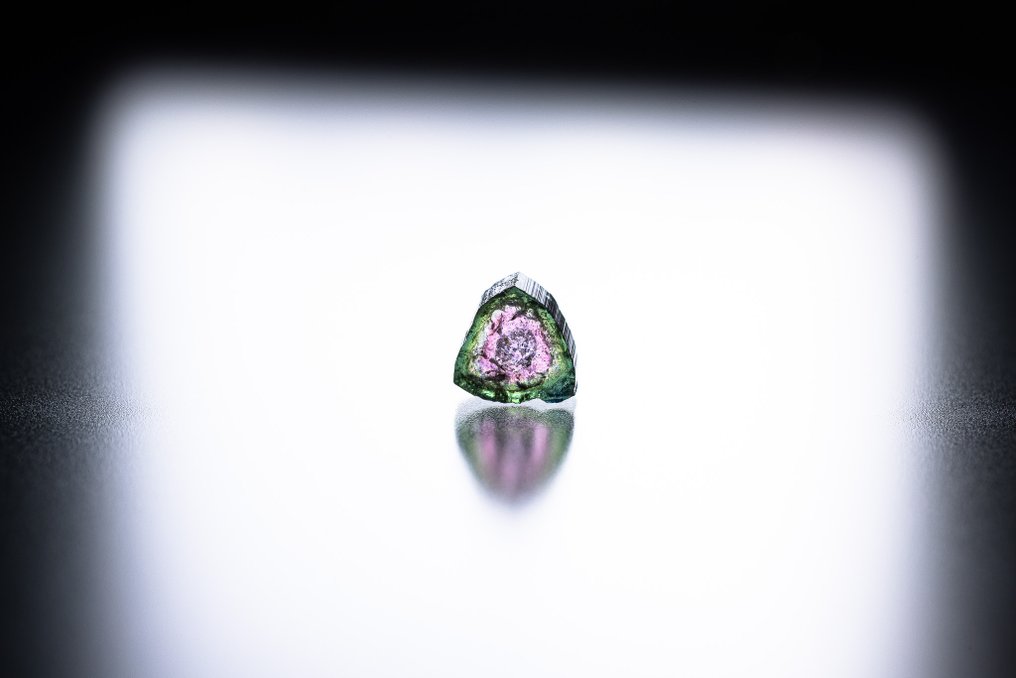 Εξαιρετική τουρμαλίνη πεπόνι – Αφγανιστάν 0,86 καράτια — ΧΩΡΙΣ ΤΙΜΗ ΕΦΑΡΜΟΓΗΣ - Ύψος: 5.4 mm - Πλάτος: 5.1 mm- 0.17 g - (1) #1.0