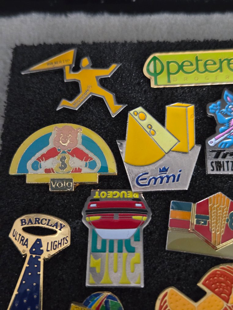 Verschiedene Pins - Lelu - 1980-1990 - Saksa #1.0
