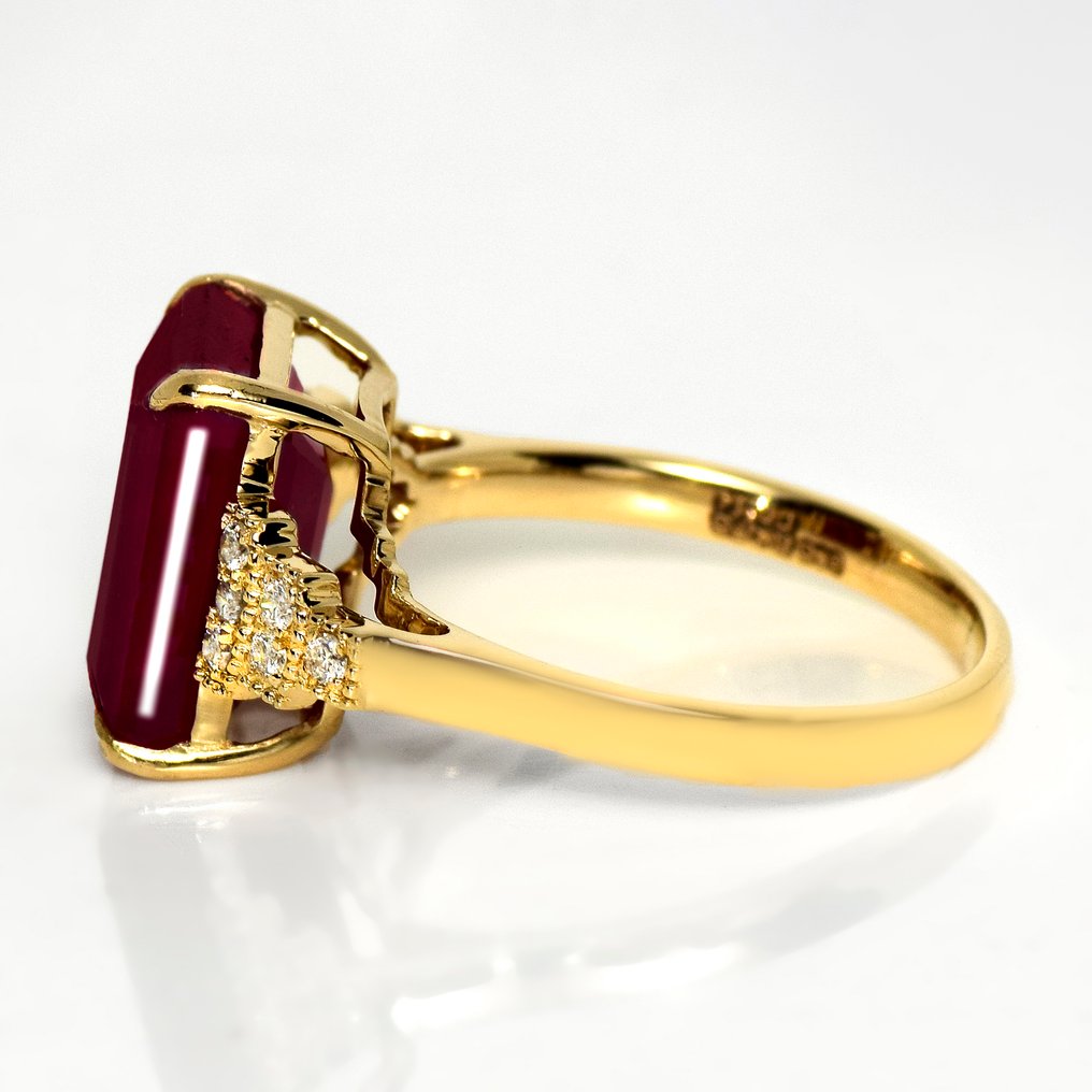 Fără preț de rezervă - Inel - 14 ct. Aur galben, IGI 6.94 Roșu purpuriu neîncălzit -  7.08ct. tw. Rubin - Diamant #3.2