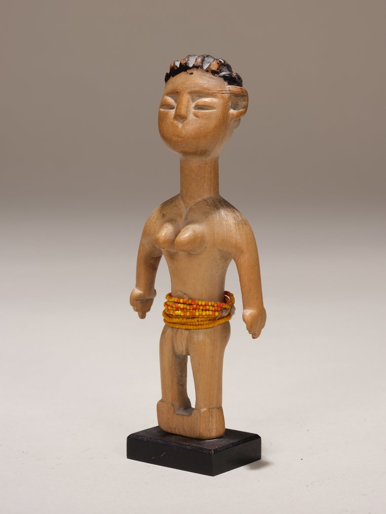Ewe 双胞胎像（Venavi）——加纳——木材、玻璃珠——高 18 厘米（含底座 19 厘米） - Ewe - 加纳 #1.0