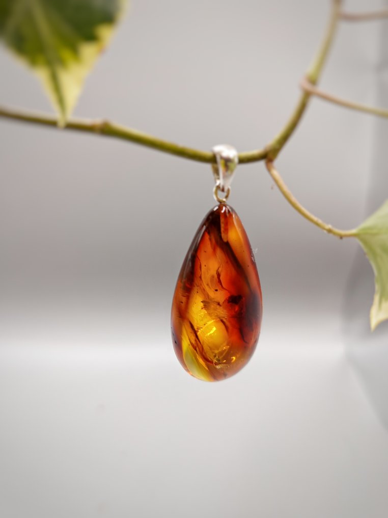 Pezzo Unico ezüstékszer 925 ezüstből, Baltica Cognac borostyánnal, csúcsminőség. - Magasság: 50 mm - Szélesség: 22 mm- 6.1 g - (1) #1.0