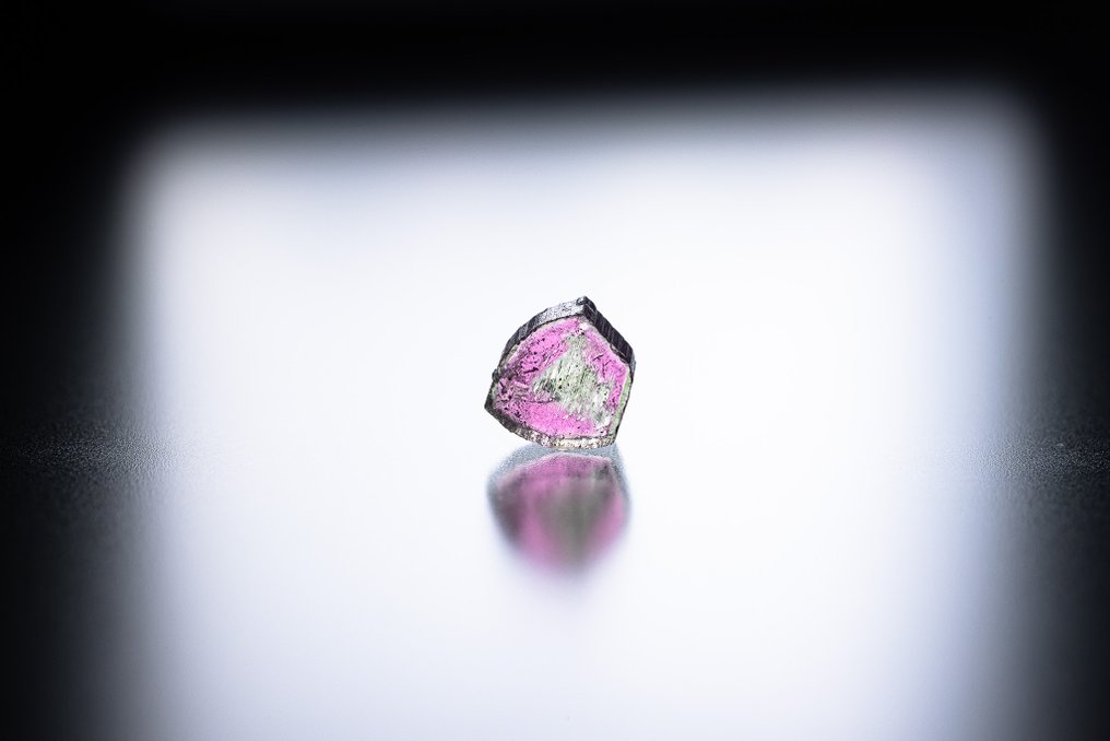 壮丽的西瓜色碧玺 – 阿富汗 0.90 克拉 — 无底价 - 高度: 6 mm - 宽度: 5.5 mm- 0.18 g - (1) #4.3