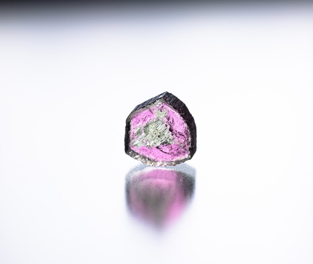 壮丽的西瓜色碧玺 – 阿富汗 0.90 克拉 — 无底价 - 高度: 6 mm - 宽度: 5.5 mm- 0.18 g - (1) #2.1