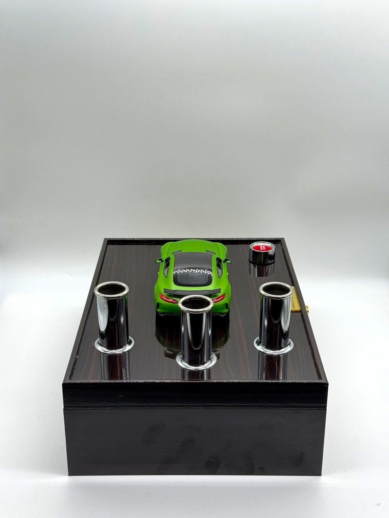 1:24 - Σπορ αυτοκίνητο μοντελισμού - Mercedes-AMG GT R Pure Sound Handmade Display with Real Engine Sounds Limited Edition #4.3