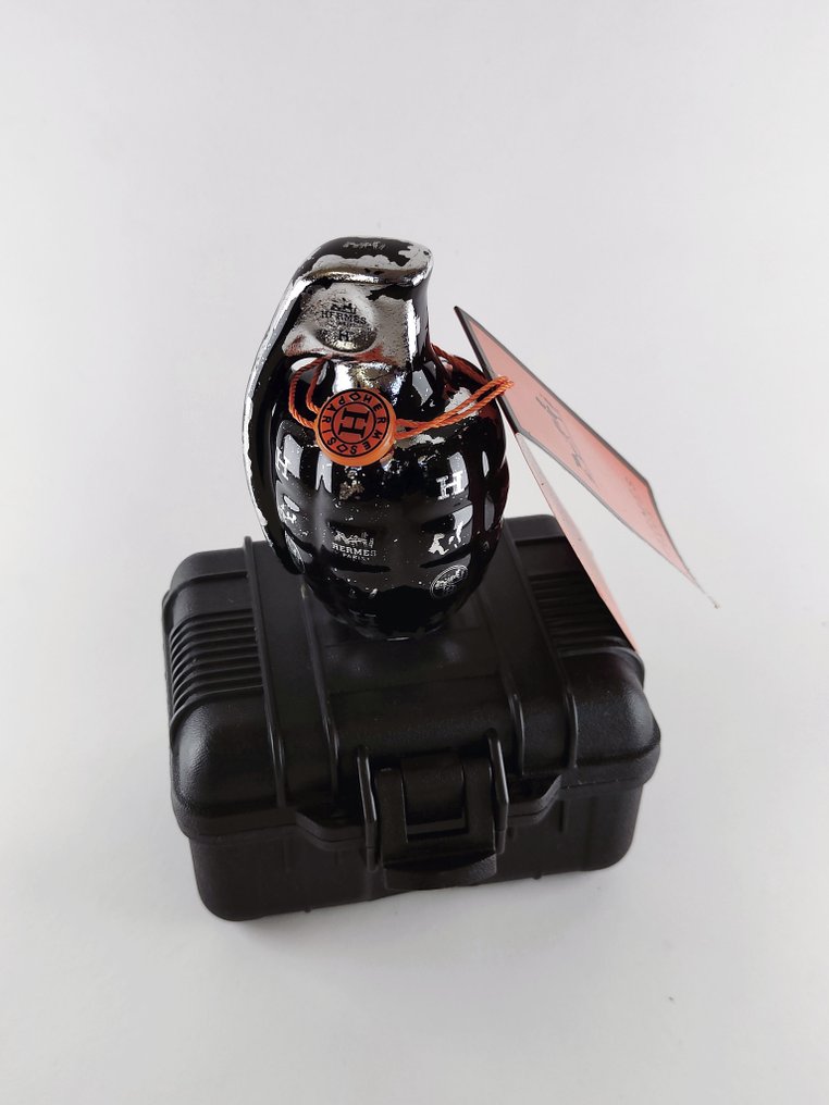 Lyssandre Saint York - Grenade HERMES not WAR " silver plated " #4.3