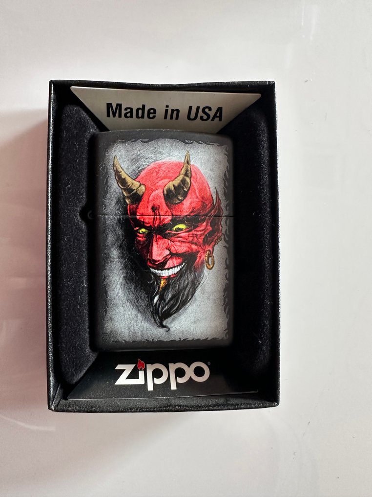 Zippo - No Reserve Price - Lighter - Iron (cast/wrought) #1.0