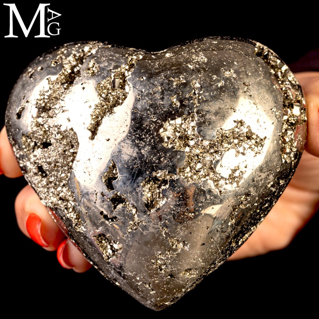 Peruvian Pyrite Heart - Height: 95 mm - Width: 88.5 mm- 696 g #1.0