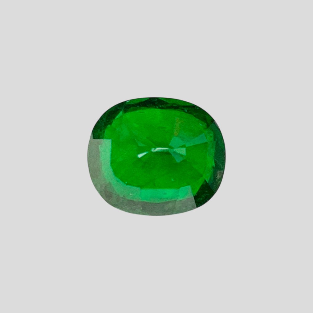 1 pcs Zöld Tsavorite - 4.82 ct - Nemzetközi Színes Drágakő Szövetség (ICA GemLab) - Természetes Grossular #3.2