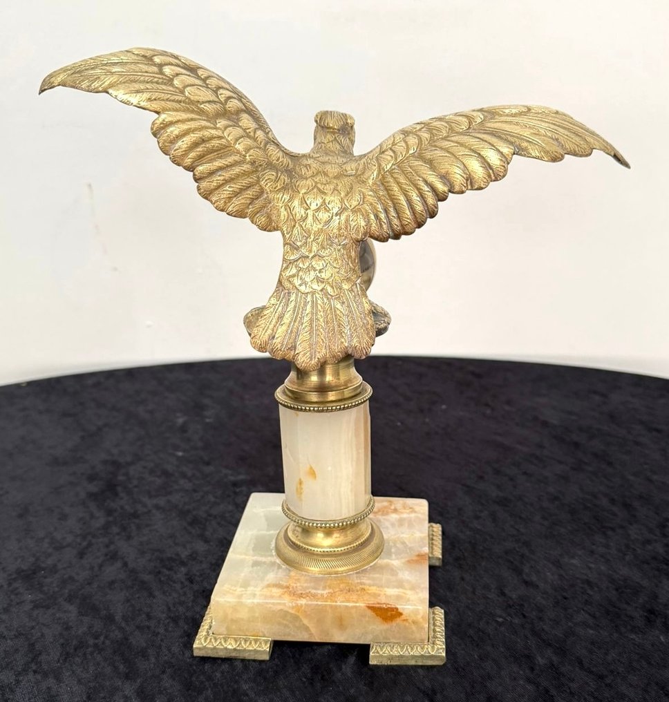 Mantel clock -   Bronze imperial eagle stands on a Siena marble column with a glass ball clock. - 1850-1900 - No Reserve Price #3.2