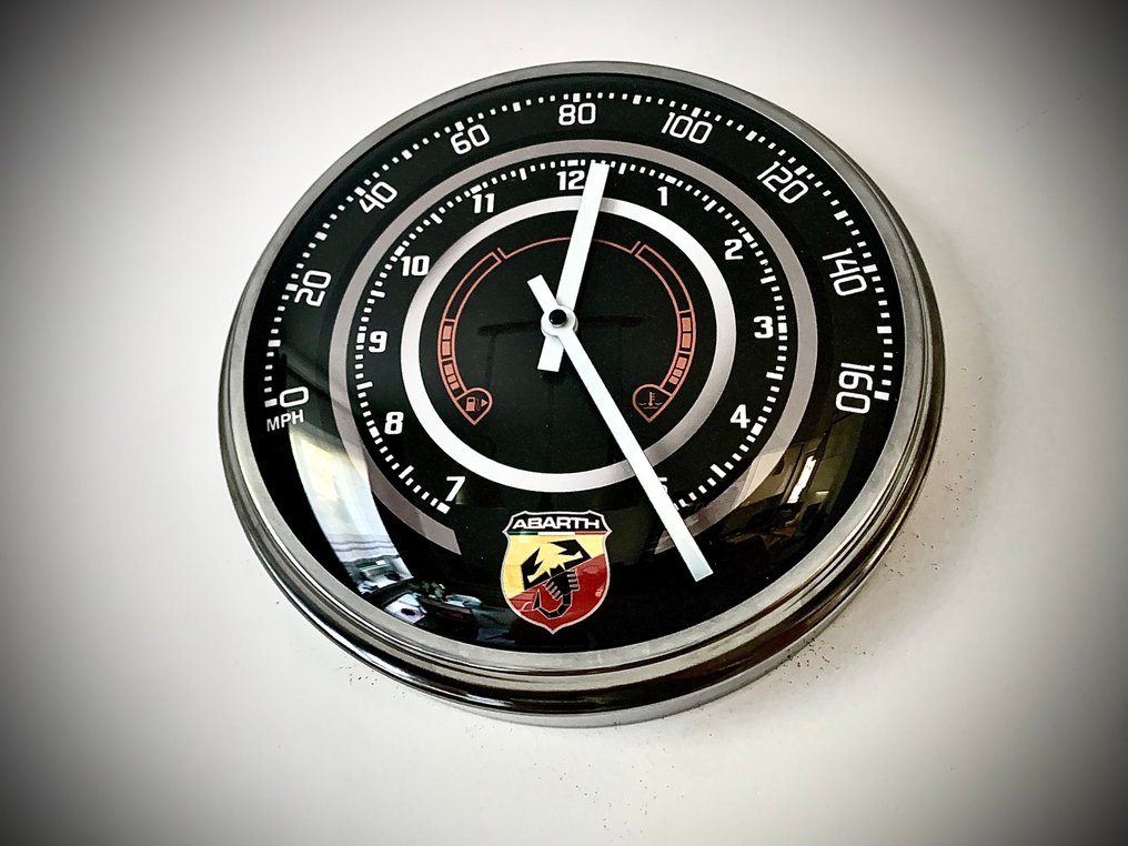 Fiat 500 Abarth Wanduhr im Tachometer-Design - LukanowskyArt - Zeitgenössisch Glas, Metall - 2020 und ff. - Fiat 500 Abarth #2.1
