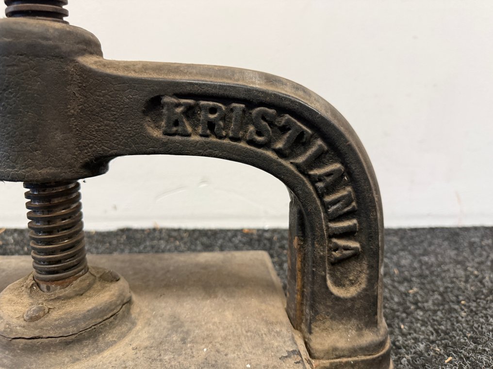 Decorative ornament - Sweden - Antique book press #4.3