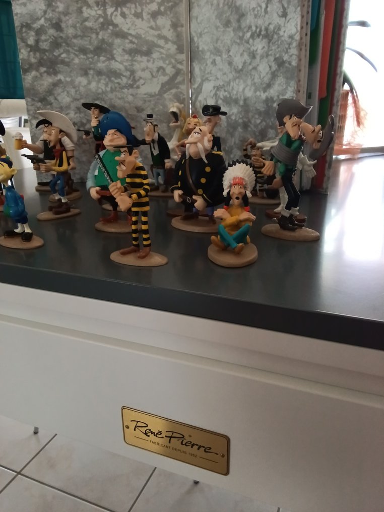 Lucky Luke - 24 Figure - 2003 #1.0