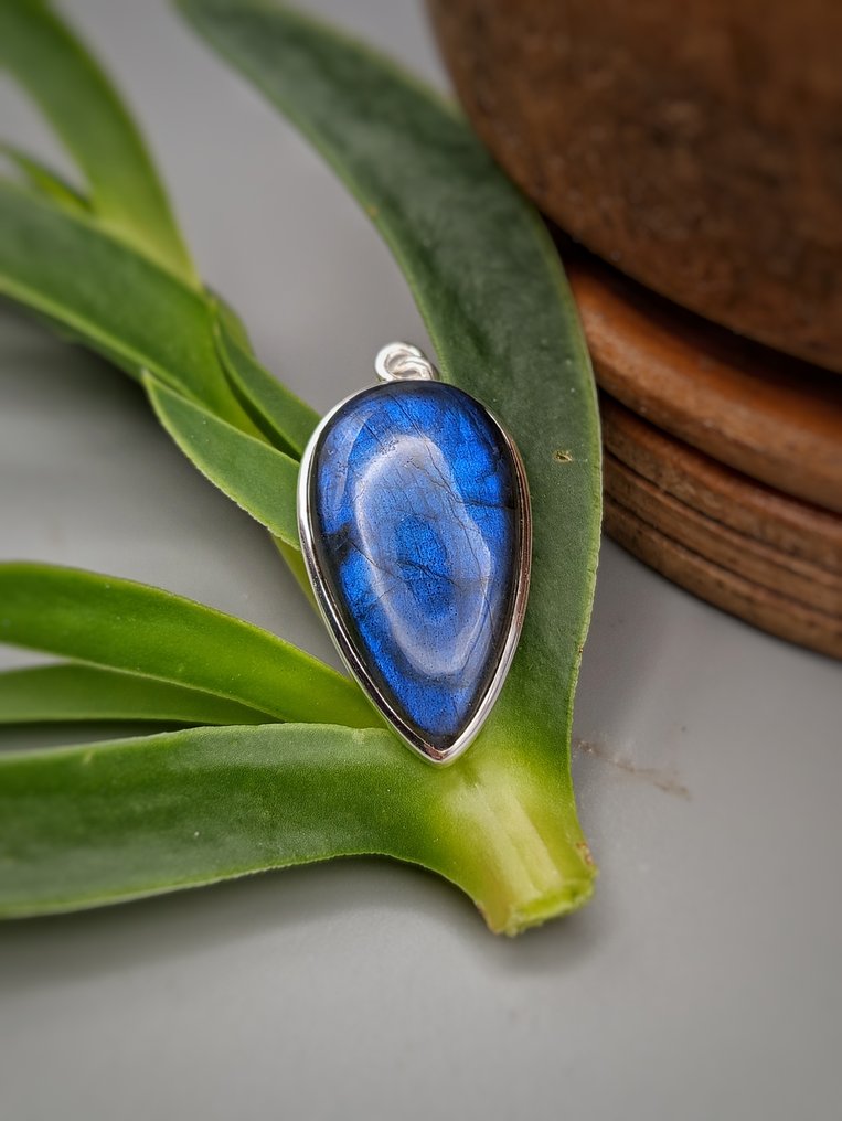 Pezzo Unico Gioiello in Argento 925 con Labradorite Blu Top Quality - Altezza: 45 mm - Larghezza: 18 mm- 8.2 g - (1) #1.0