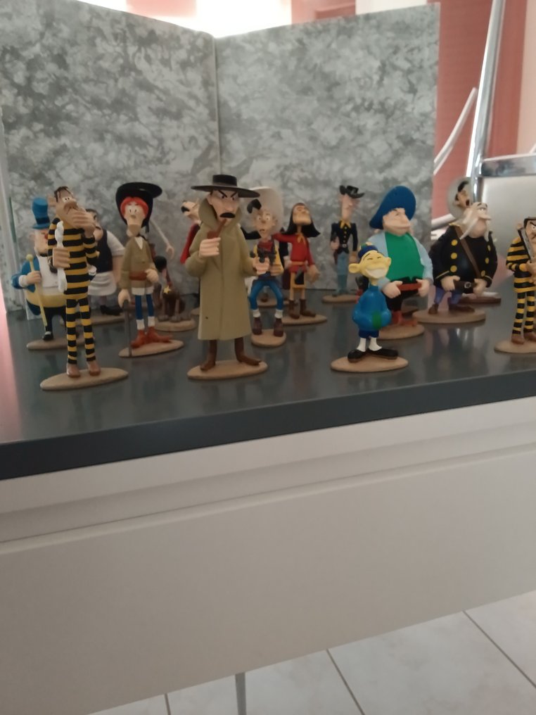 Lucky Luke - 24 Figure - 2003 #1.0