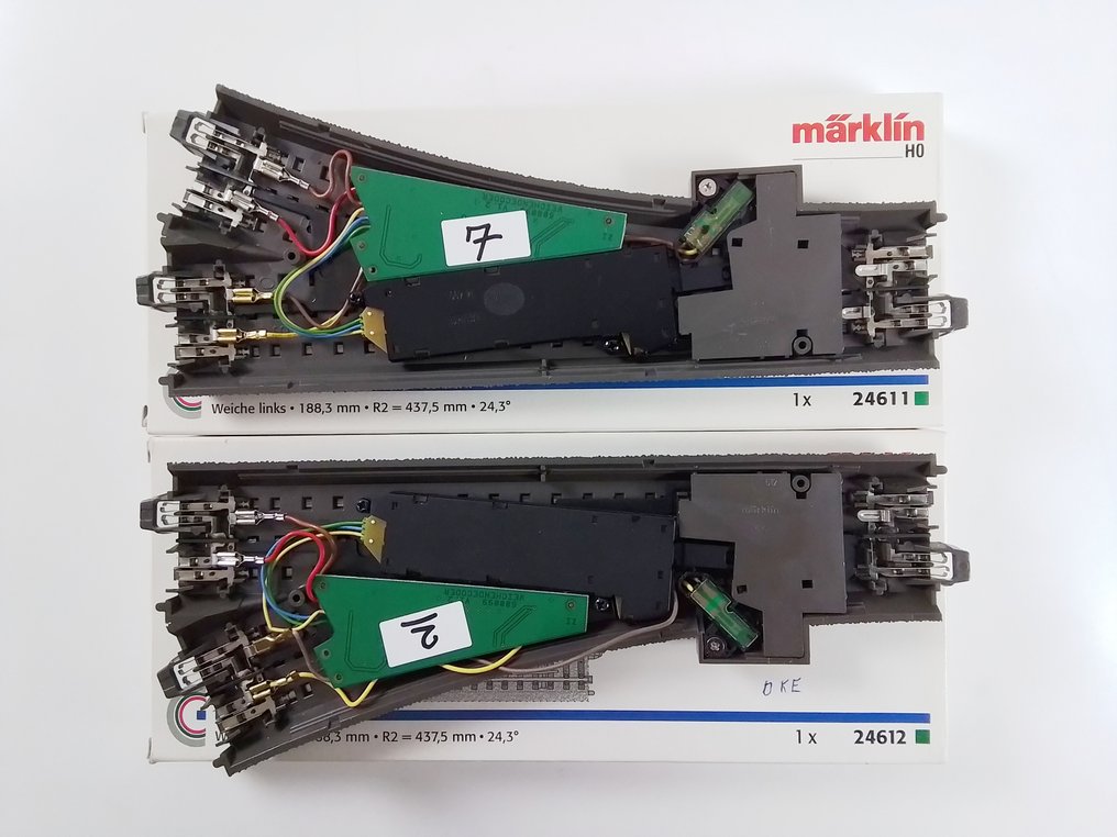 Märklin H0 - 24611/-12/74460/-70/-90 - Model train (2) - 2 digital switches with lighting #1.0