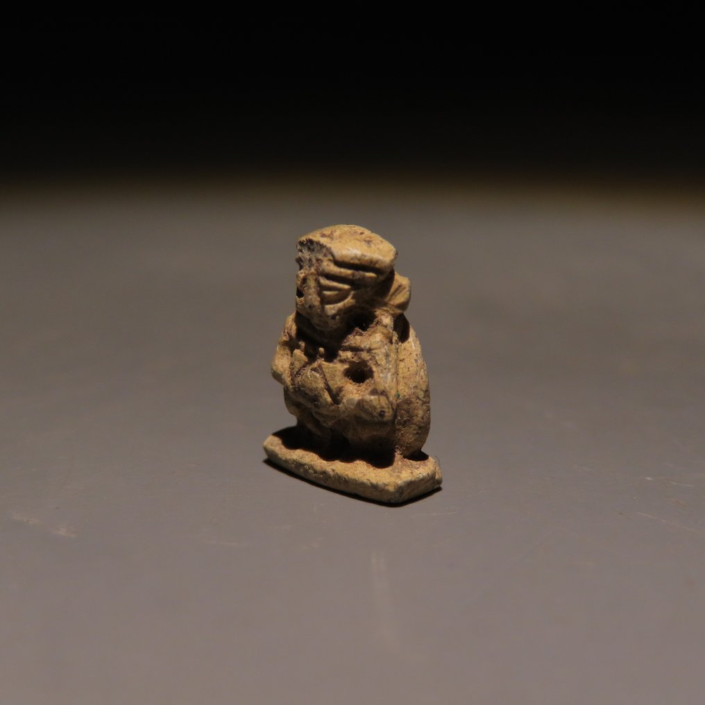 Αρχαία Αιγυπτιακή Faience φυλαχτό. Τελευταία Περίοδος, 664 - 332 π.Χ. ύψος 1,4 εκ. #2.1