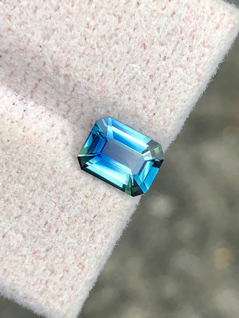 1 pcs  Bleu, Vert Saphir  - 1.18 ct - International Colored Gemstone Association (ICA GemLab) - Saphir bleu vert #3.2