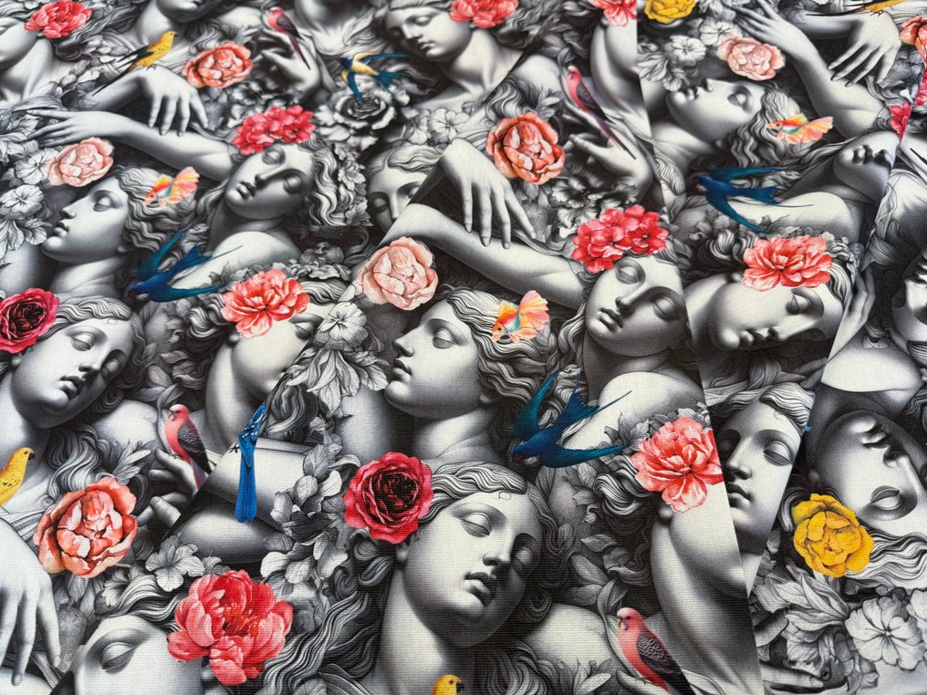 Muse Silenziose: un sogno in chiaroscuro tra fiori e canti d’uccello - Tessuto per tappezzeria - 5 m - 1.4 m #1.0