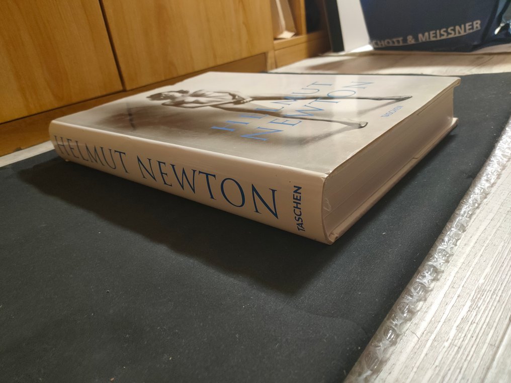Helmut Newton, June Newton - HELMUT NEWTON [XXL Baby SUMO Large Edition] - 2009 #1.0