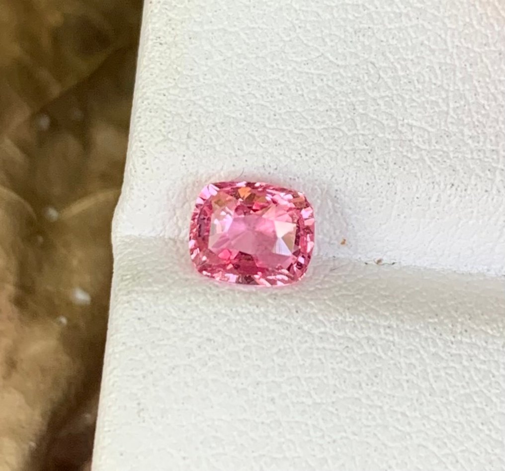 1 pcs 粉色, 橙色 藍寶石 - 1.13 ct - Asian Institute of Gemological Sciences (AIGS) - 令人惊叹的顶级帕德拉扎 #3.2