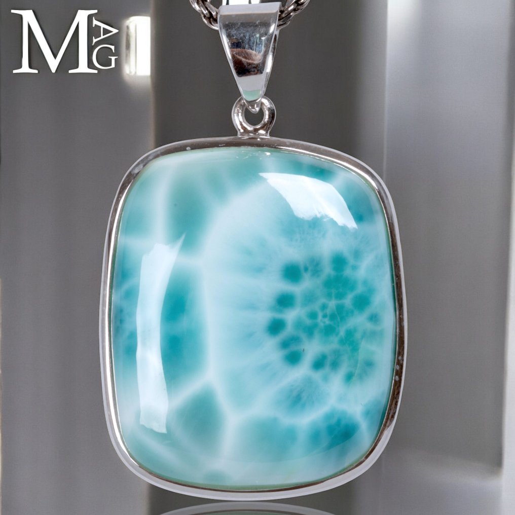 Extraordinary Larimar, 'Stone of Atlantis' Beautiful Larimar gemstone of first choice. - Height: 46.5 mm - Width: 29 mm- 19 g #1.0