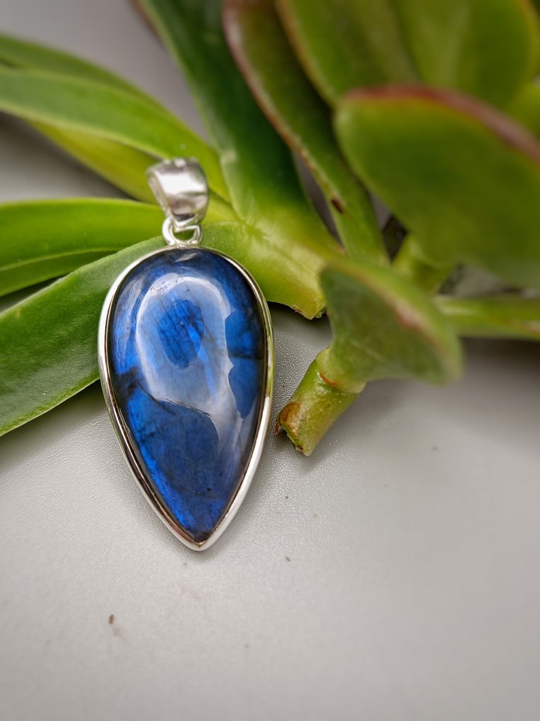 Pezzo Unico Gioiello in Argento 925 con Labradorite Blu Top Quality - Altezza: 45 mm - Larghezza: 18 mm- 8.2 g - (1) #3.2