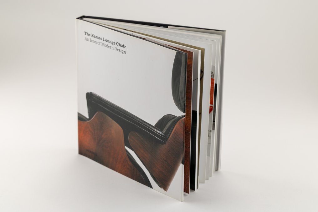 Martin Eidelberg, Thomas Hine, Pat Kirkham, David Hanks, C. Ford Peatross, Eames Demetrios - The Eames Lounge Chair: An Icon of Modern Design signed copy - 2006 #1.0