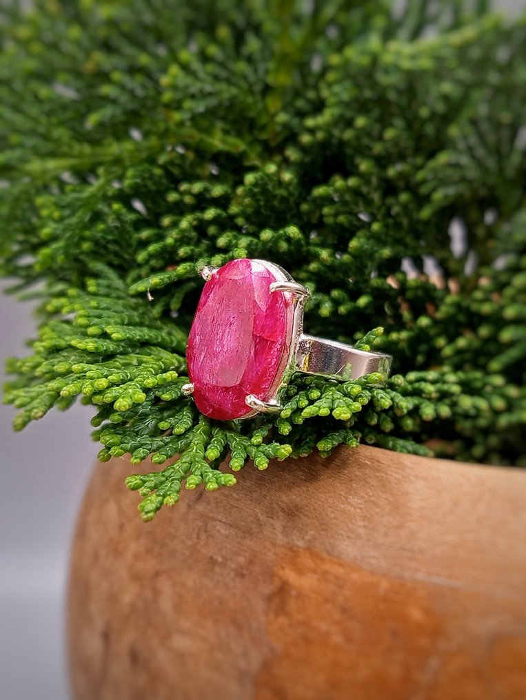 Pezzo Unico 925银戒指，配顶级红宝石，尺寸17x13- 4.3 g - (1) #1.0
