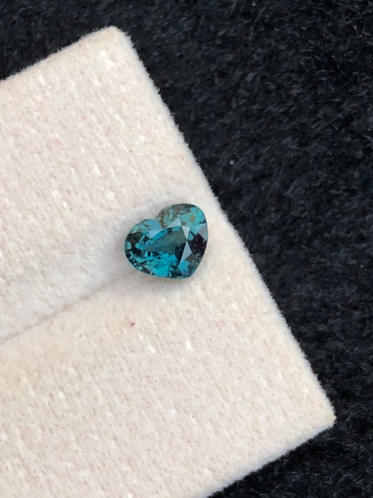 沒有保留價 - 1 pcs 藍色, 綠色 藍寶石 - 0.94 ct - 國際有色寶石協會 (ICA GemLab) #2.1