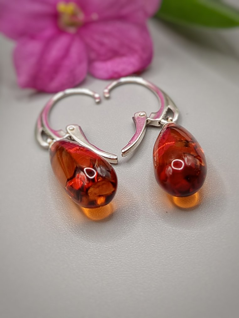 Par de brincos únicos em prata 925 com âmbar báltico cognac de alta qualidade. - Altura: 20 mm - Largura: 10 mm- 4.4 g - (1) #2.1