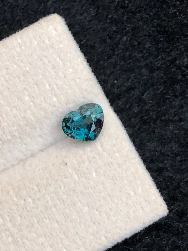沒有保留價 - 1 pcs 藍色, 綠色 藍寶石 - 0.94 ct - 國際有色寶石協會 (ICA GemLab) #1.0