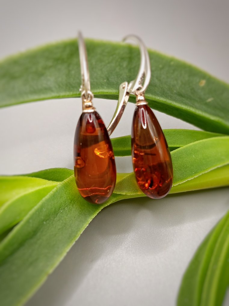 Par de brincos únicos em prata 925 com âmbar báltico cognac de alta qualidade. - Altura: 20 mm - Largura: 10 mm- 4.4 g - (1) #4.3