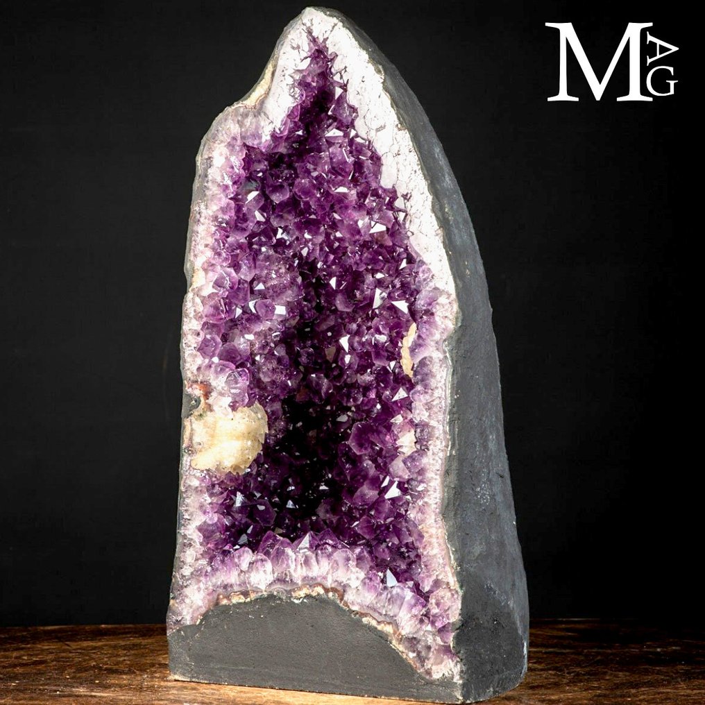 Wonder of Nature - Amethyst Geode - Natural Deep Purple Cave - Cathedral - Height: 52 cm - Width: 25 cm- 30.6 kg #1.0