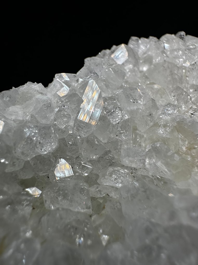 Very white DADOLITE carpet Crystals on matrix - Height: 119 mm - Width: 99 mm- 1868 g - (1) #2.1