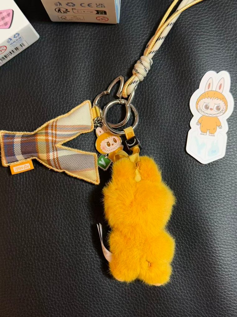 Pop Mart - Leluhahmo Pop Mart Labubu The Monsters Pin for Love Series "Y" #1.0