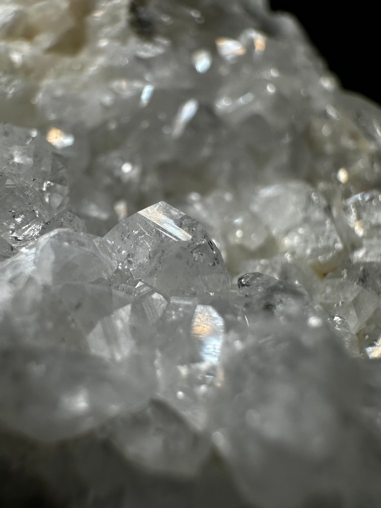 Very white DADOLITE carpet Crystals on matrix - Height: 119 mm - Width: 99 mm- 1868 g - (1) #4.3