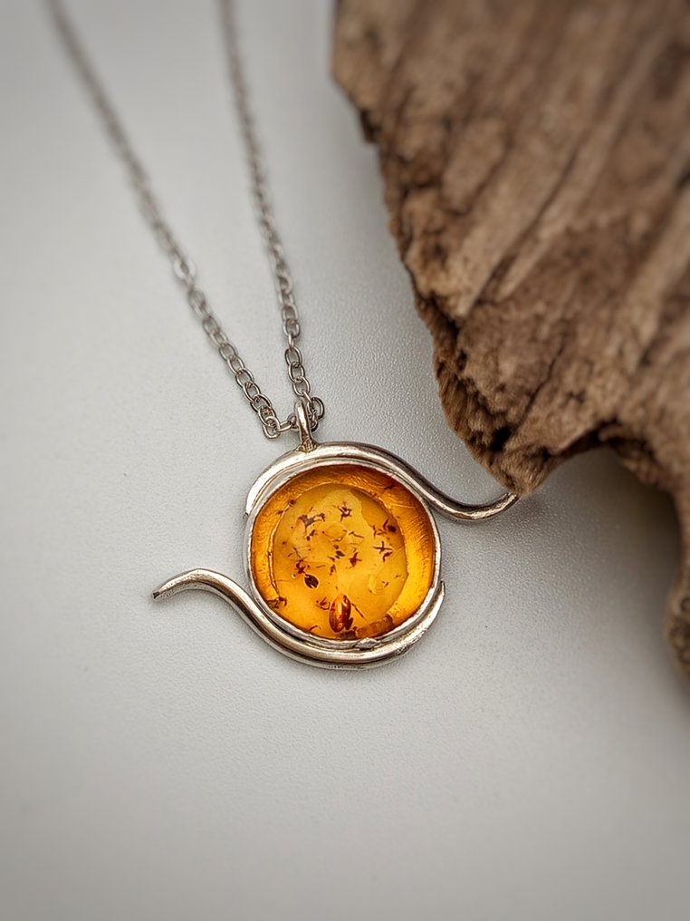 Μοναδικό χειροποίητο κόσμημα 'Calore dei raggi' από ασήμι 925 με κορυφαίας ποιότητας Βαλτική Ίασμο. - Ύψος: 22 mm - Πλάτος: 30 mm- 5.1 g - (1) #1.0