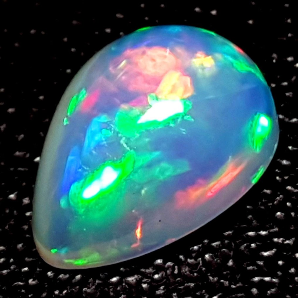 Opal Cabochon - Height: 4.52 mm - Width: 7.54 mm- 0.3 g - (1) #1.0