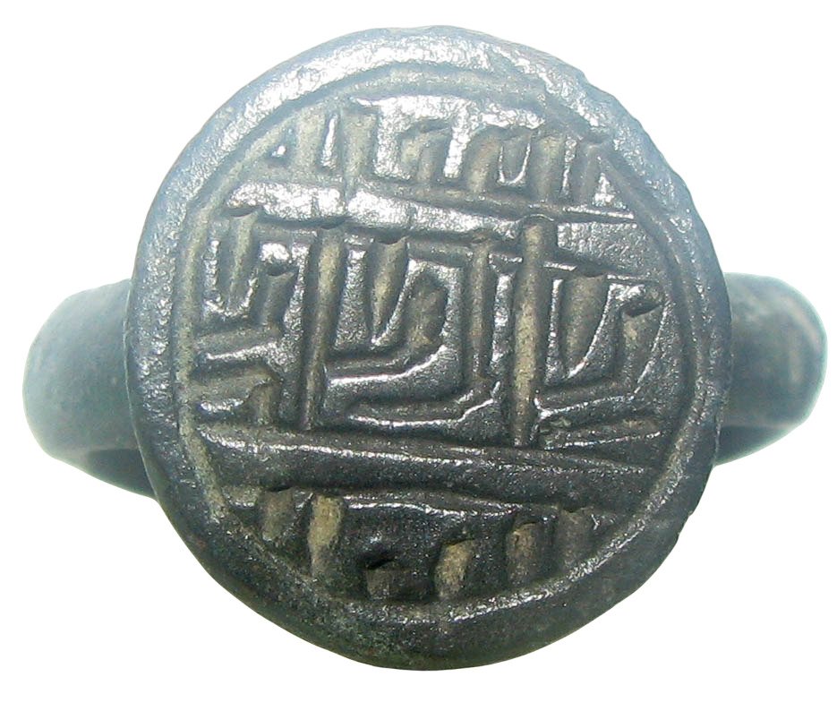 Byzantine Bronze ring with Byzantine inscription on the bezel - 19 mm - 6th/8th centuries AD Ring (No reserve price) #1.0