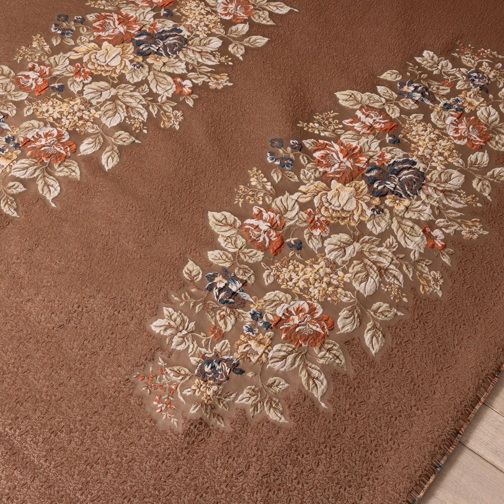 Raro Tessuto ricamato a rilievo in seta e filo oro – Medaglioni Fioriti - Tessuto - 390 cm - 140 cm #1.0